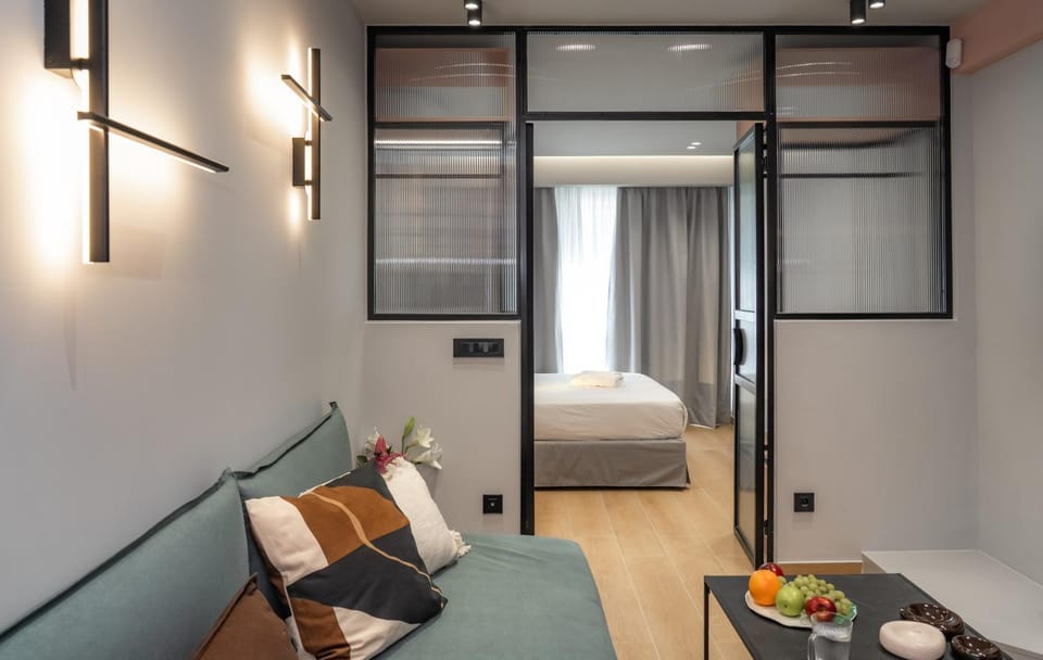 Bed, Living room, Photo of the whole room, Seating area, Bedroom