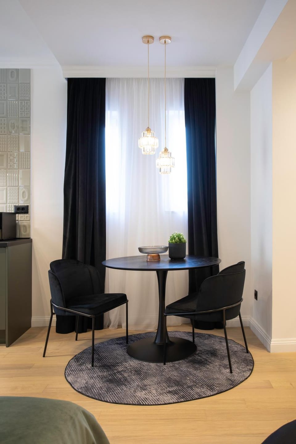 Seating area, Dining area