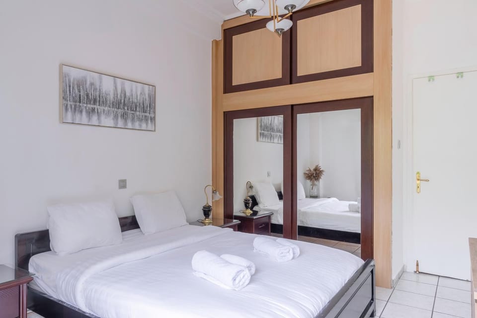Spacious 2 bedroom apartment at Glifada Apartment in South Athens