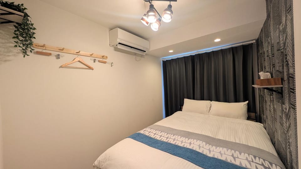 Bed, Bedroom, air conditioner
