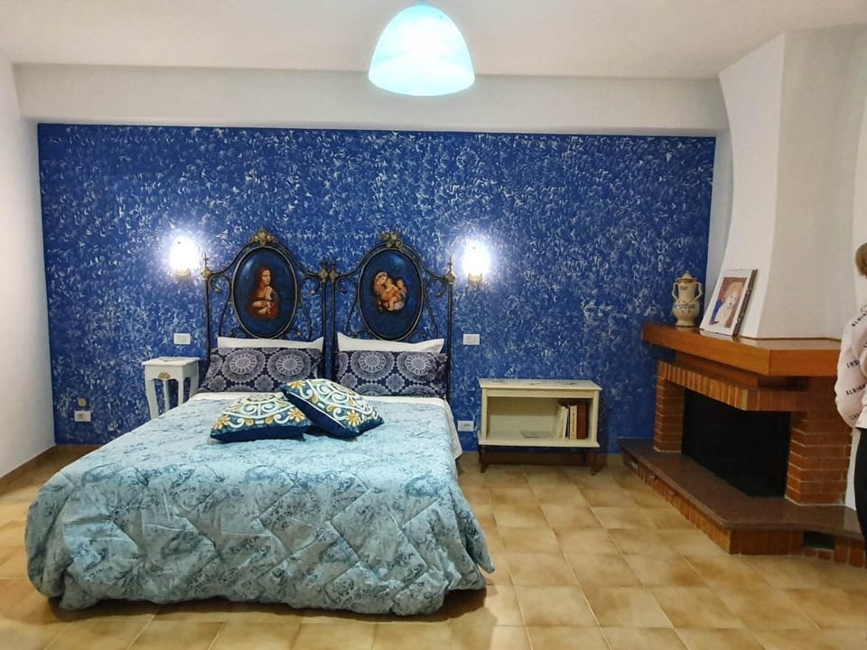 Bed, Photo of the whole room, Bedroom, hair dresser