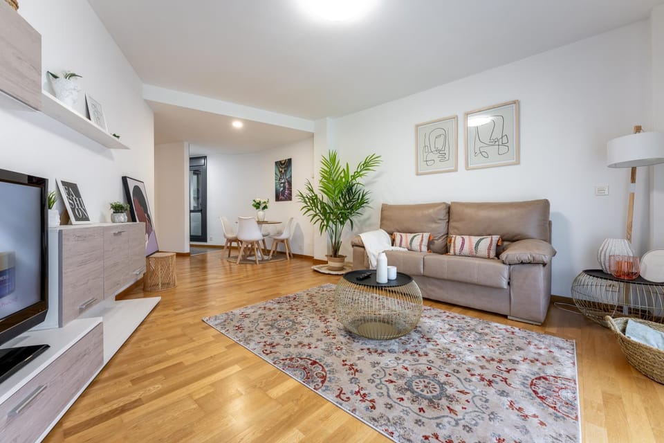 Communal lounge/ TV room, TV and multimedia, Living room