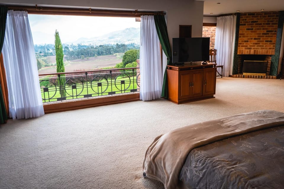 Bed, Evening entertainment, Bedroom