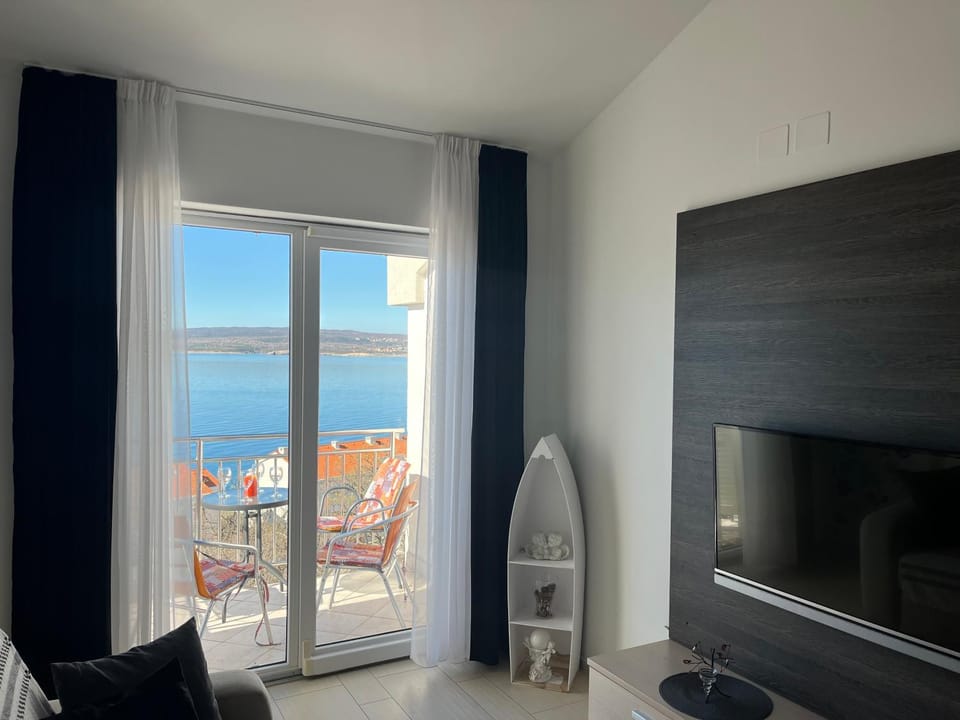 TV and multimedia, Living room, Seating area, Sea view