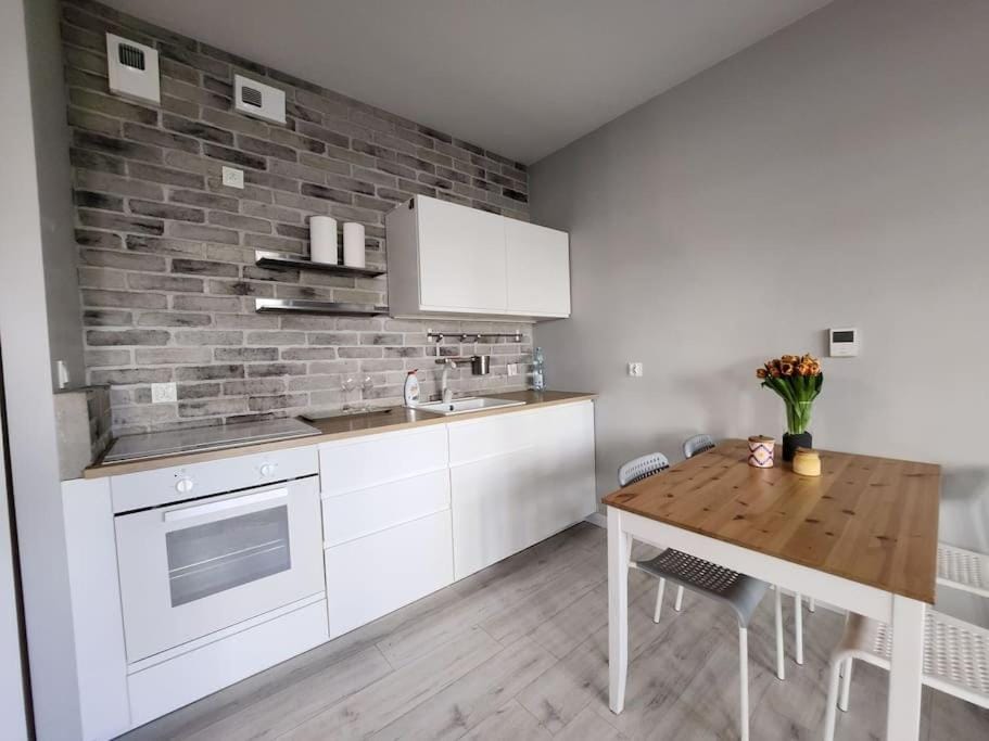 ApartStars - Powstańców #32 with terrace Apartment in Poland