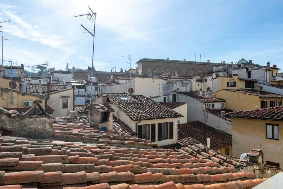 Property building, Day, Neighbourhood, City view, Landmark view, Street view