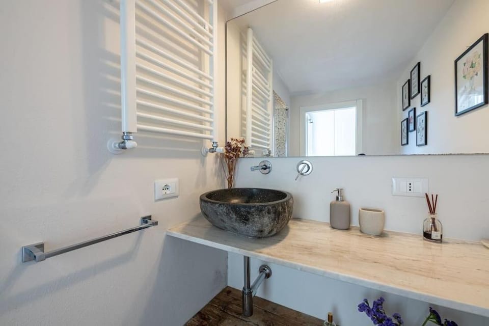 Bathroom, Kitchen or kitchenette