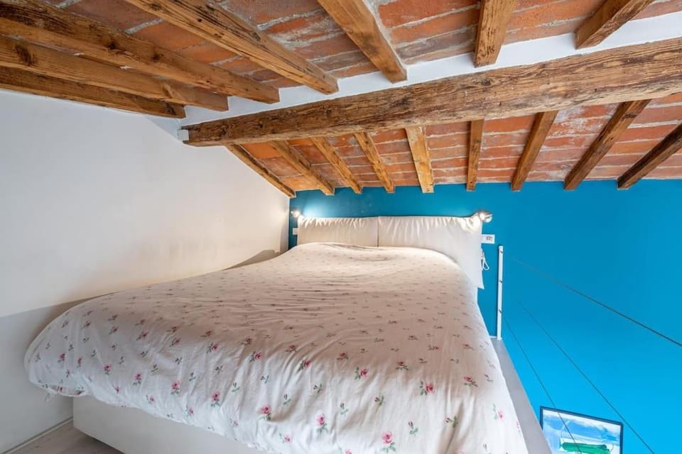 Bed, Photo of the whole room, Bedroom, bunk bed