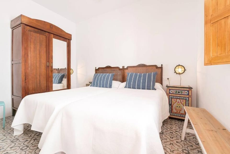 Bed, Bedroom, wardrobe