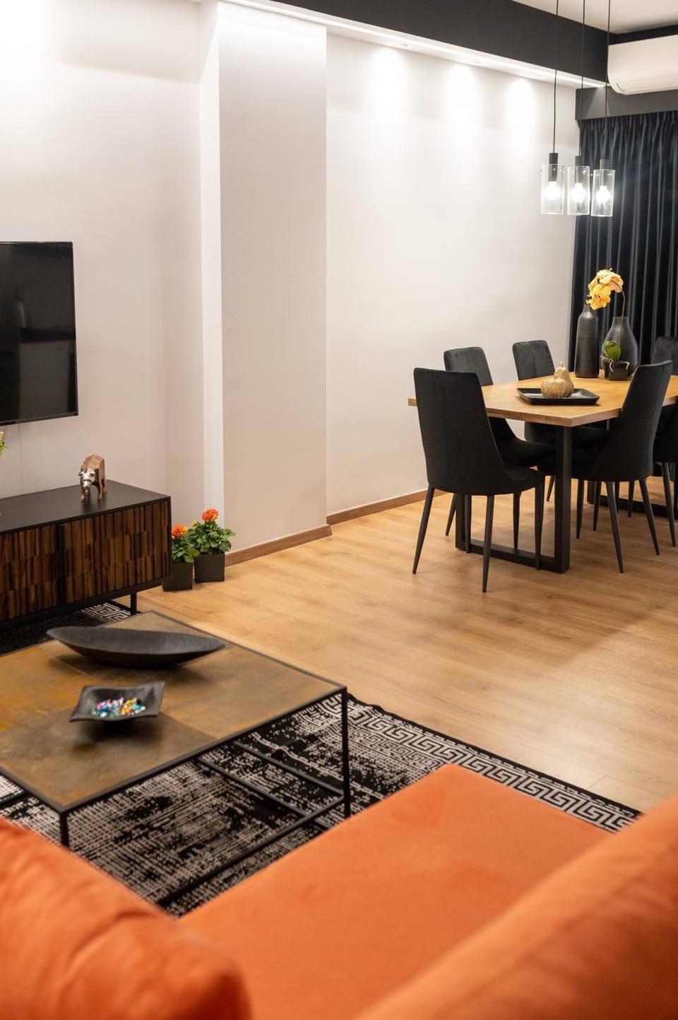 Living room, Seating area, Dining area
