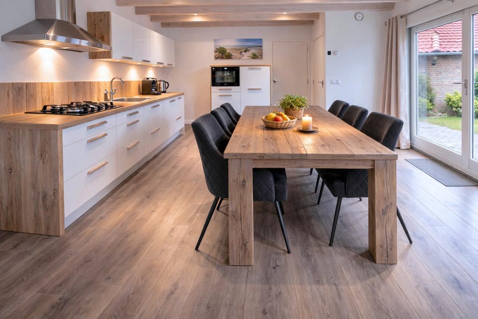 Kitchen or kitchenette, Dining area, pet friendly