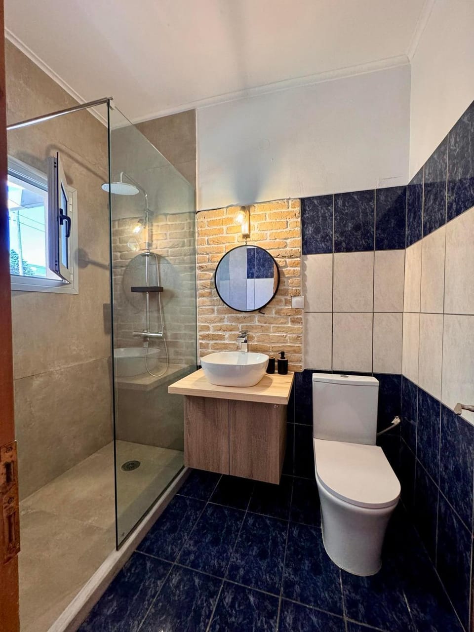 Shower, Toilet, Bathroom