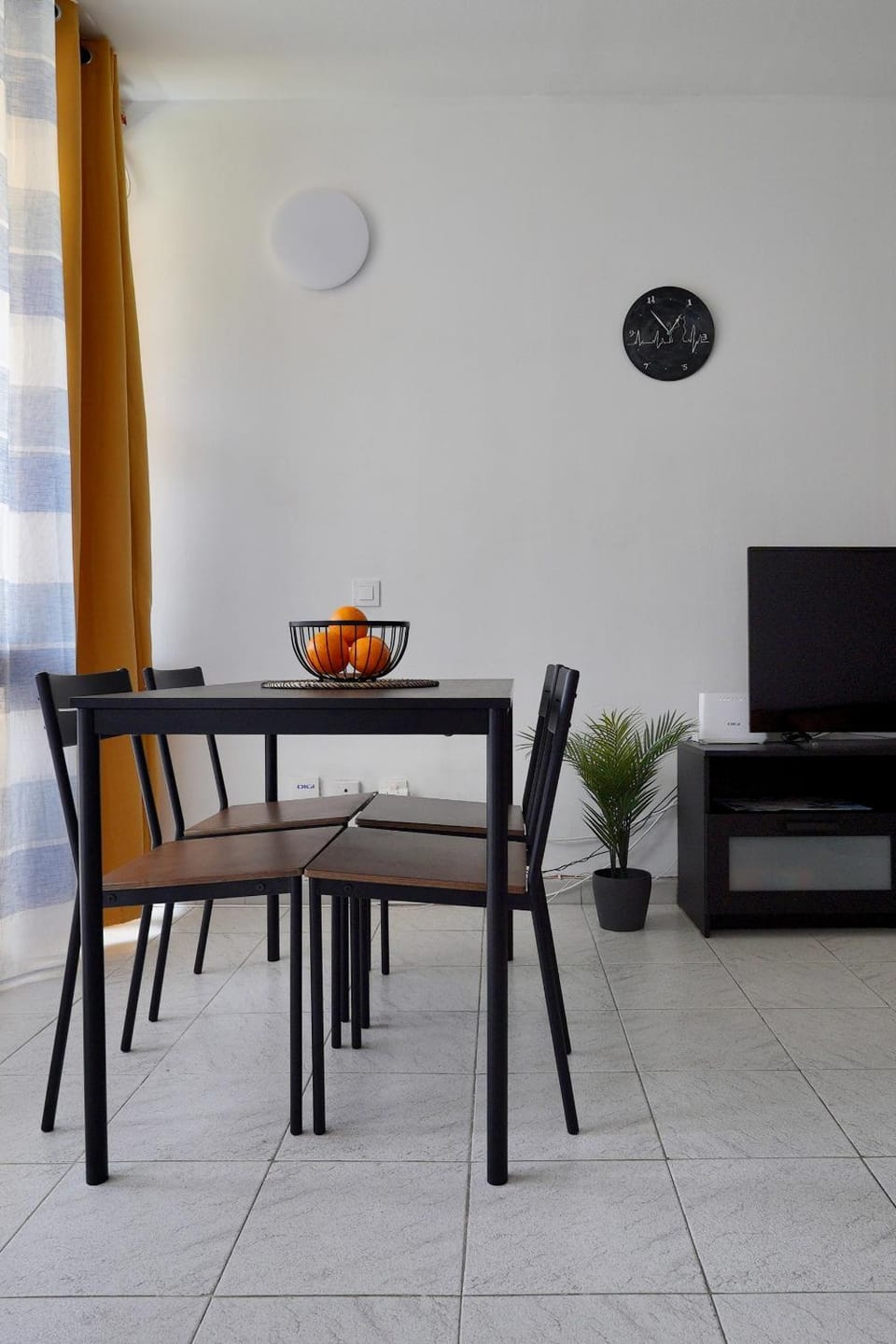 Seating area, Dining area