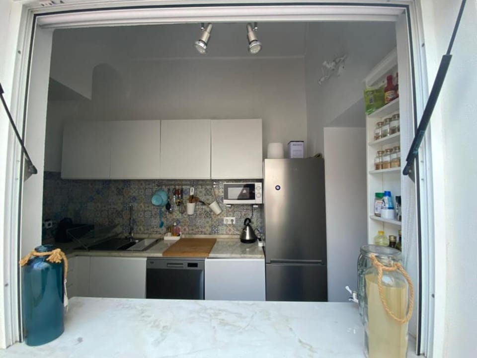 Kitchen or kitchenette, minibar, pet friendly, stove