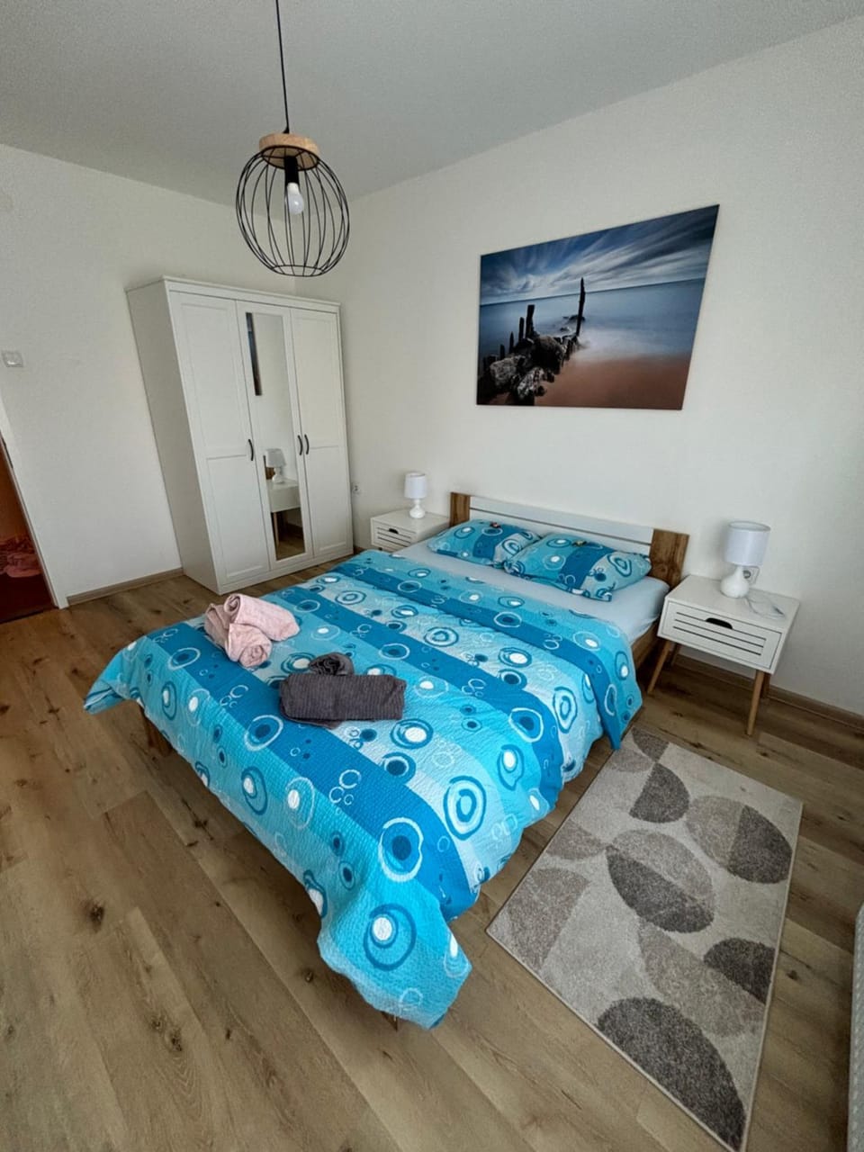 Bed, Photo of the whole room