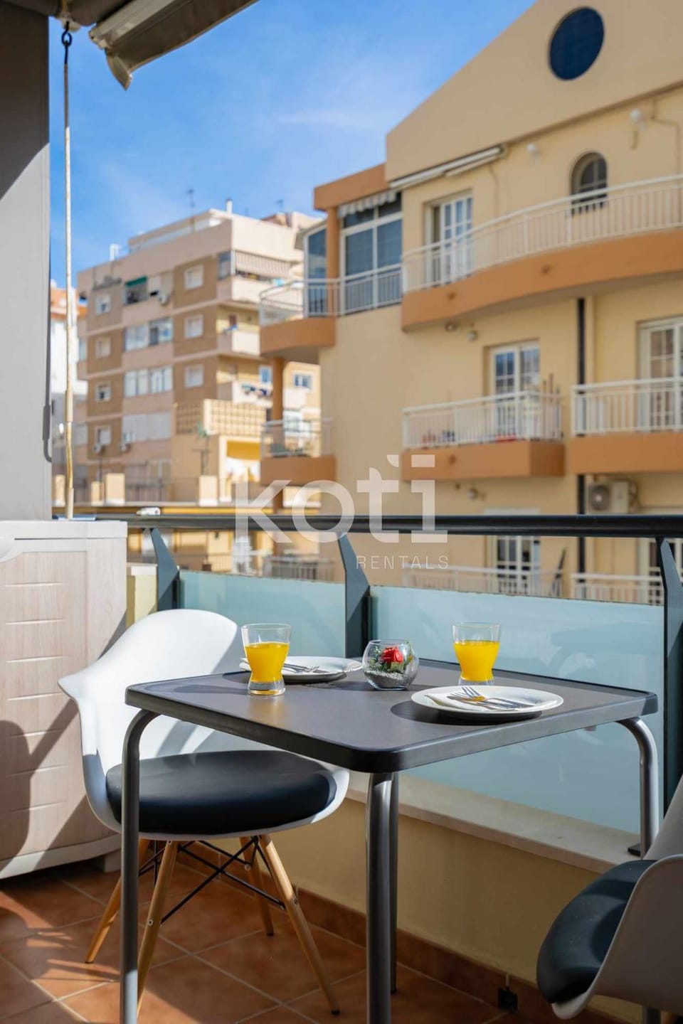 Koti Rentals - Santa Rosa Apartment in Fuengirola