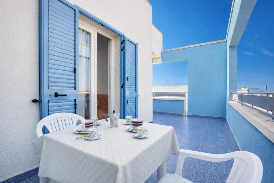 Patio, View (from property/room), Balcony/Terrace, Seating area, Dining area