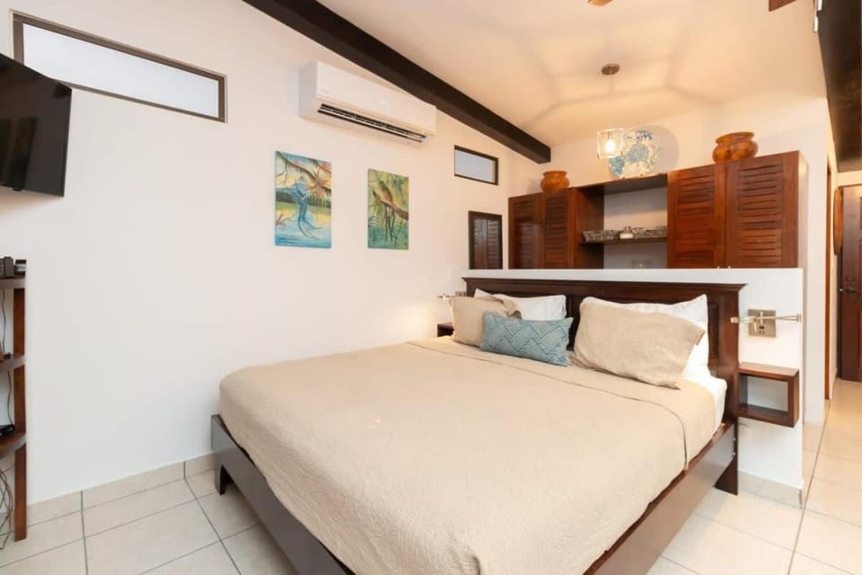 Modern Studio Apartment with Covered Balcony, Full Kitchen, and Stunning Ocean Views Apartment in Playa Flamingo