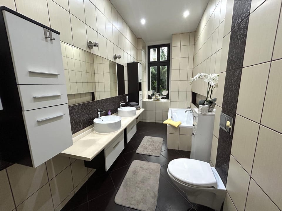 Toilet, Bathroom, Bath, towels