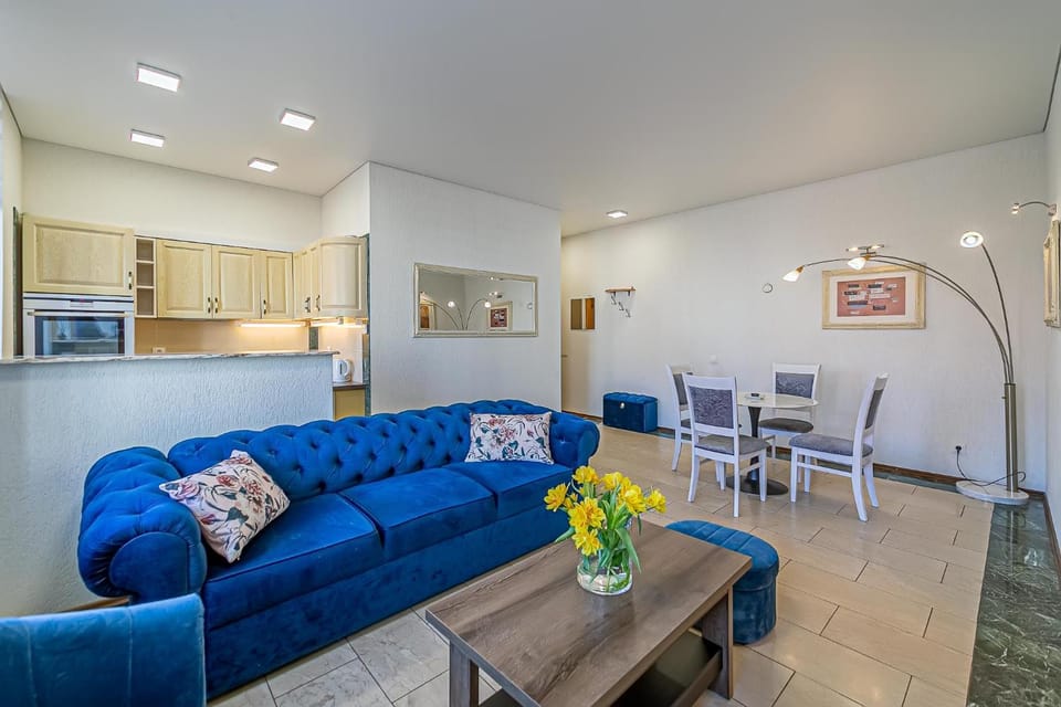 Kitchen or kitchenette, Living room, Dining area