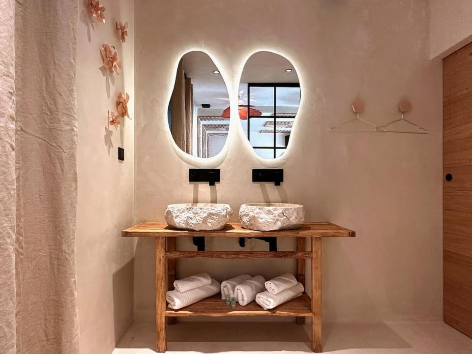 Love in L'Isle/Sorgue L'Aurore House in L'Isle-sur-la-Sorgue