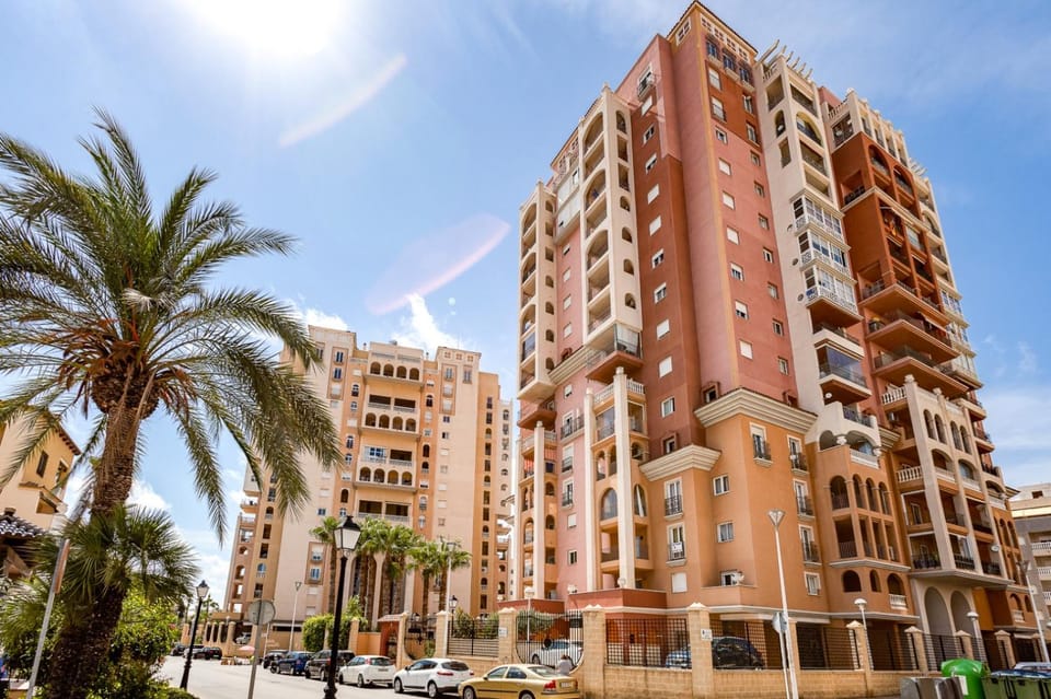 Property building, Neighbourhood, Location