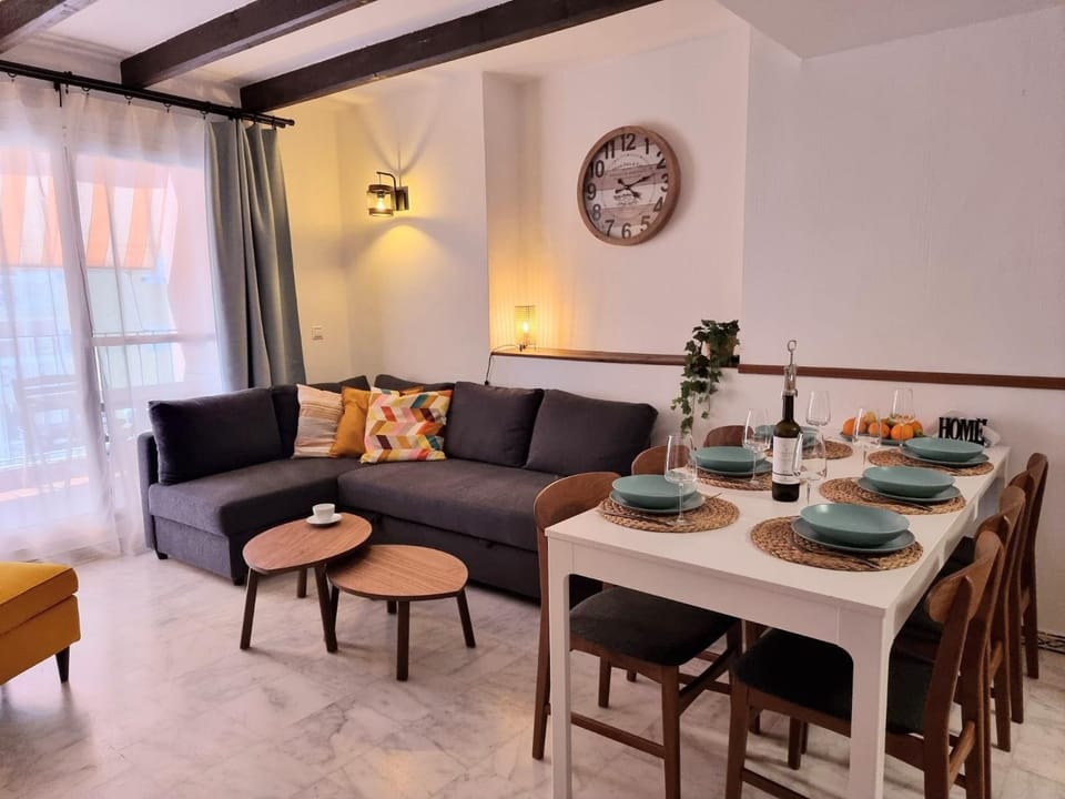 Living room, Seating area, Dining area