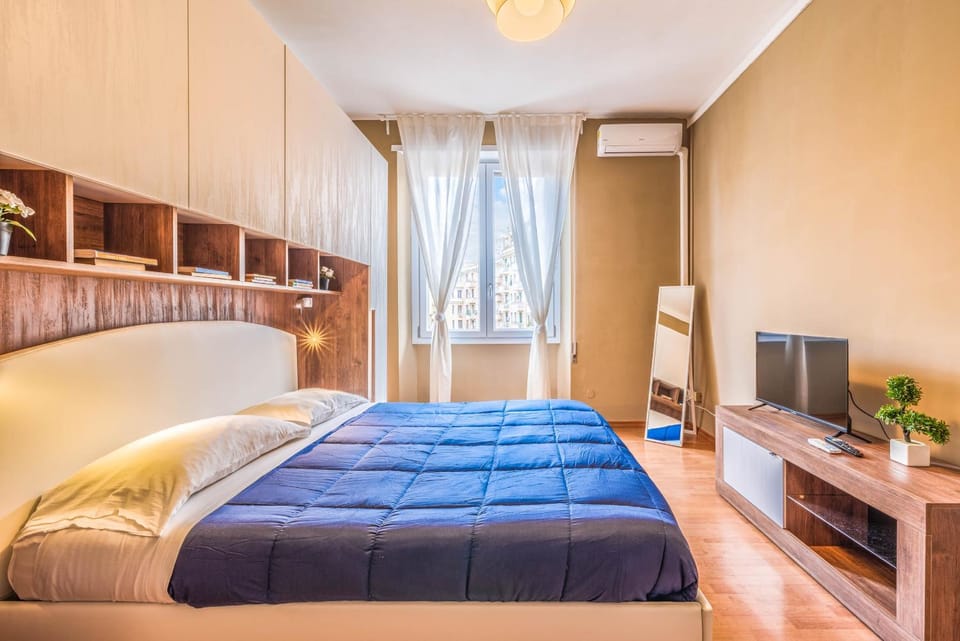 Bed, TV and multimedia, Photo of the whole room, Bedroom, wardrobe
