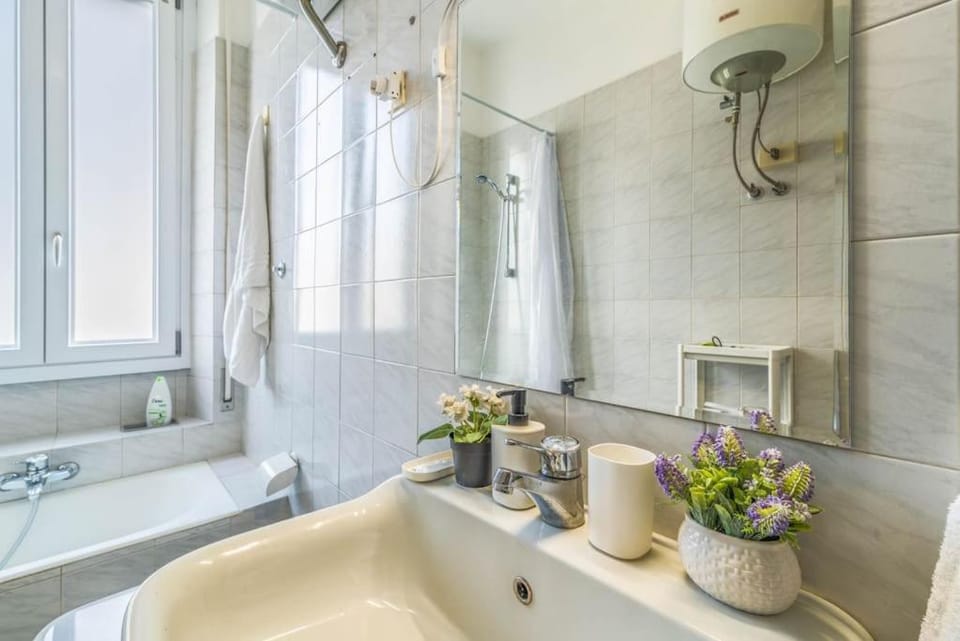 Shower, Bathroom, Bath, towels