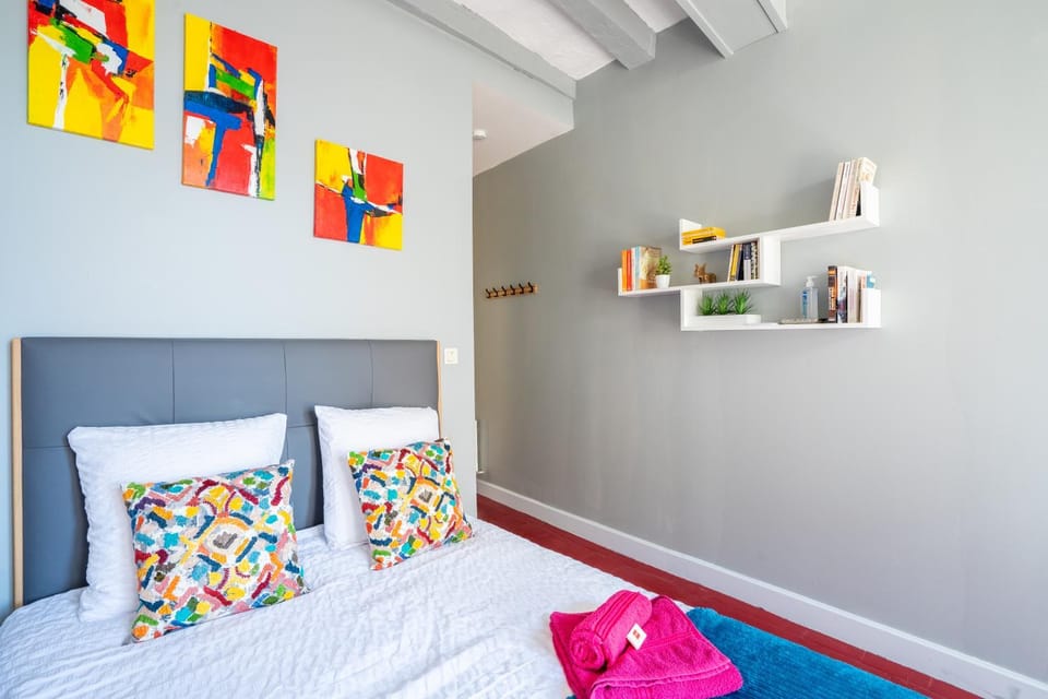 Bed, Decorative detail, Bedroom