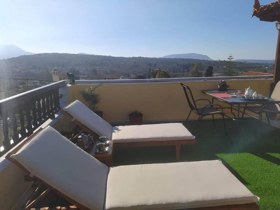 Balcony/Terrace, Mountain view