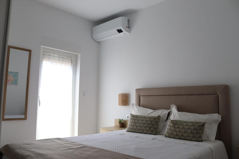 Bed, Balcony/Terrace, Bedroom, air conditioner