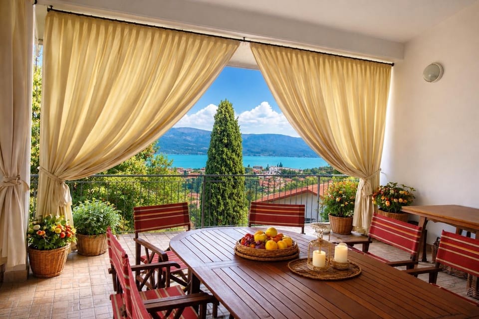 Patio, Lake view