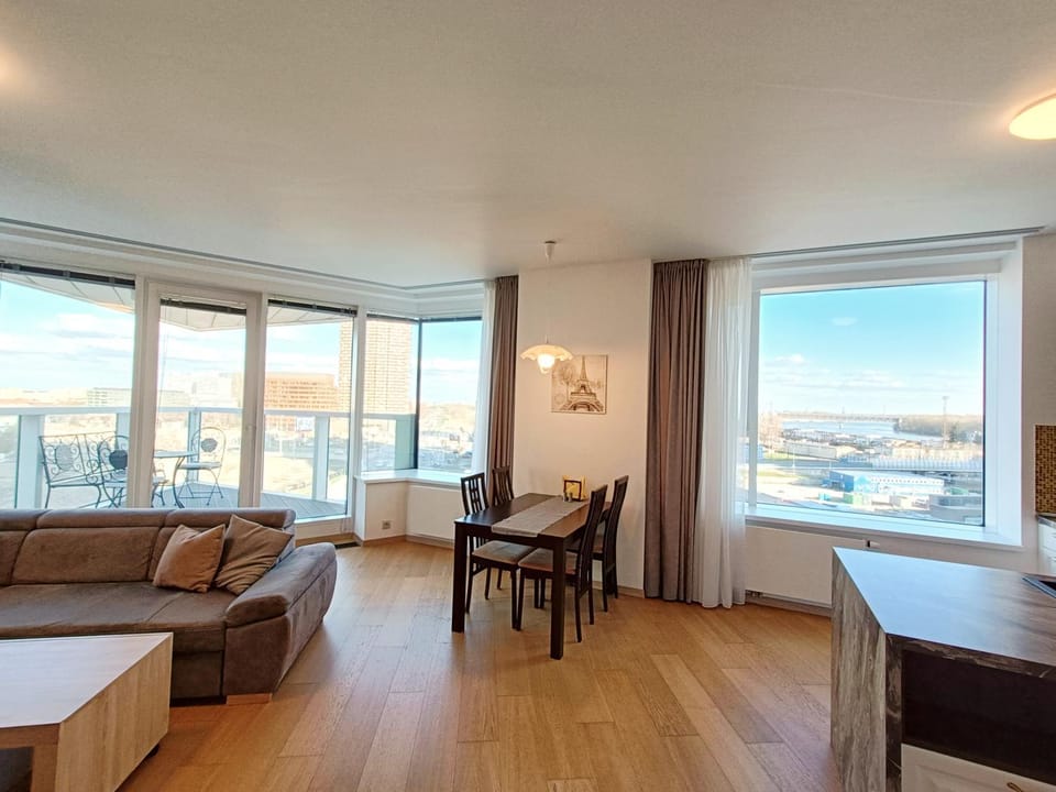 Natural landscape, View (from property/room), Balcony/Terrace, Living room, Seating area, Dining area
