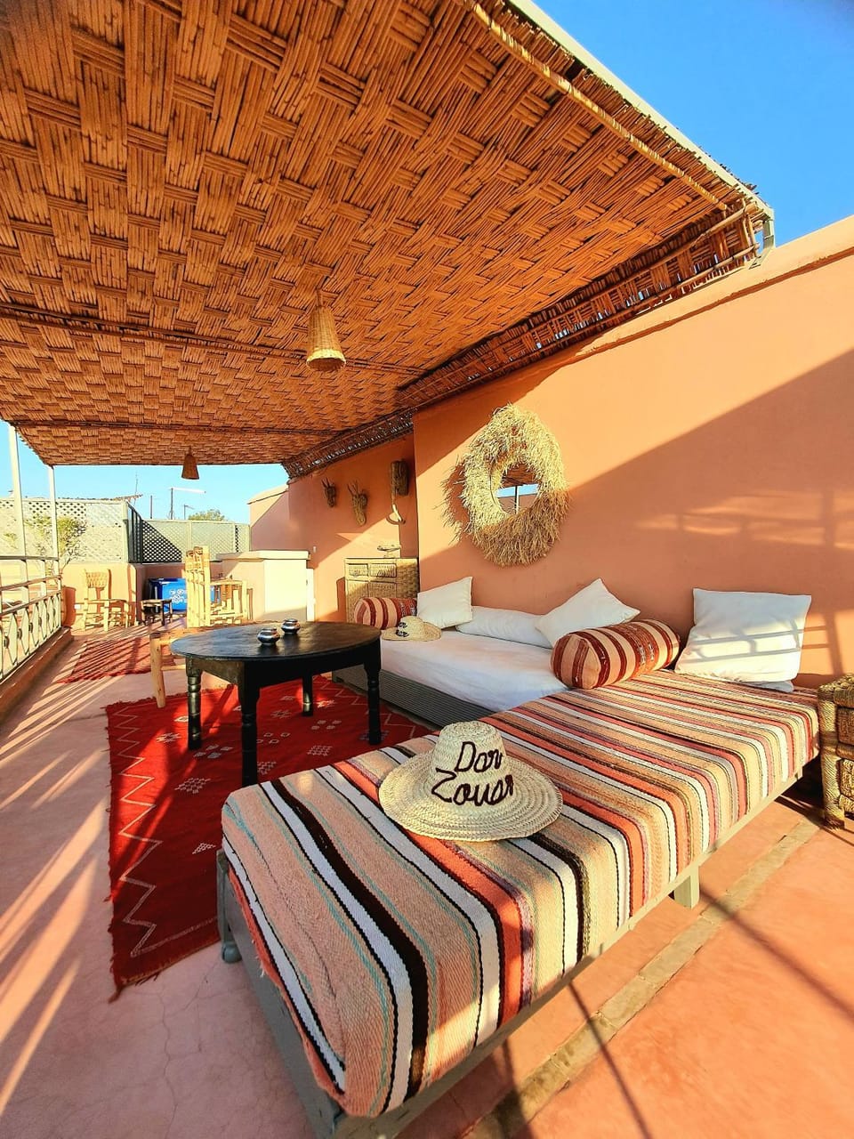 Restaurant/places to eat, Balcony/Terrace, Lounge or bar