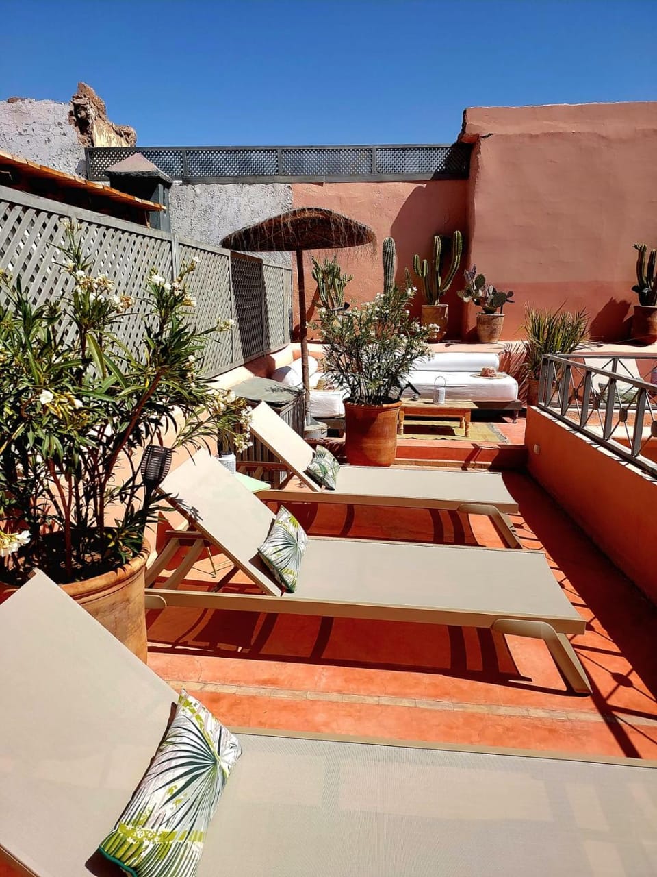 Property building, Patio, sunbed