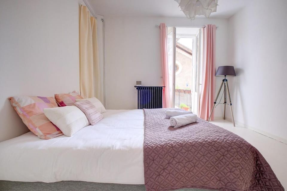 Le bien-être au cœur de la ville confort & vue Apartment in Nouvelle-Aquitaine