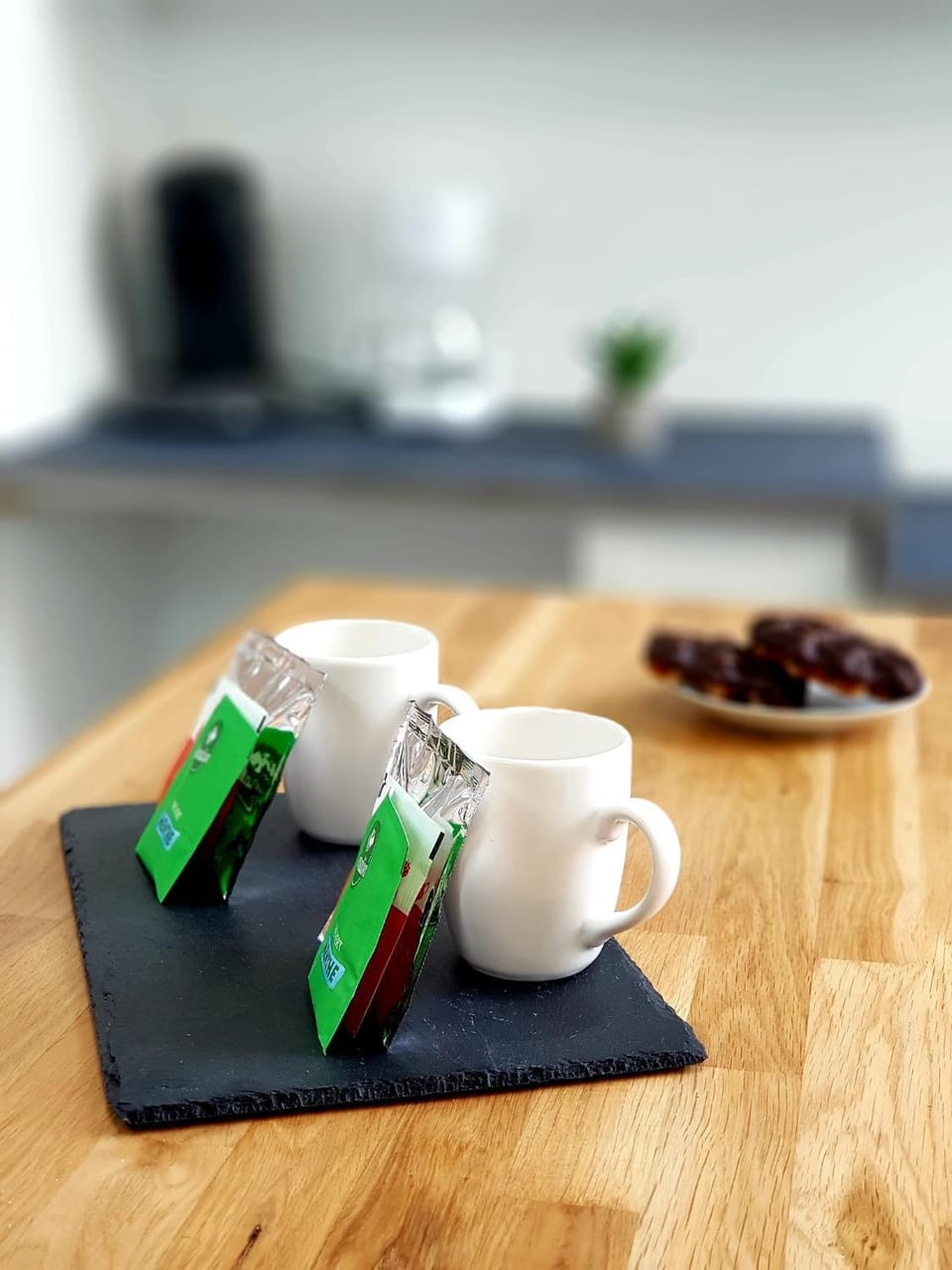 Coffee/tea facilities, Breakfast