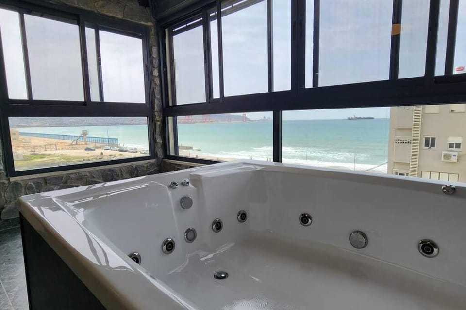 Hot Tub, Sea view