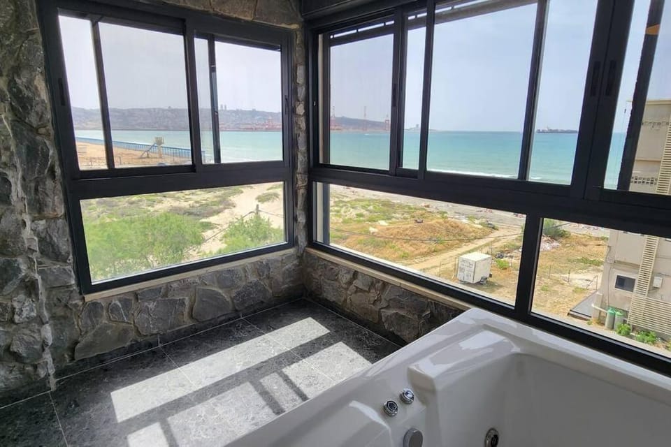 Hot Tub, Sea view