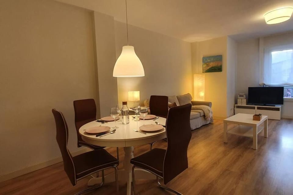 Communal lounge/ TV room, TV and multimedia, Living room, Dining area