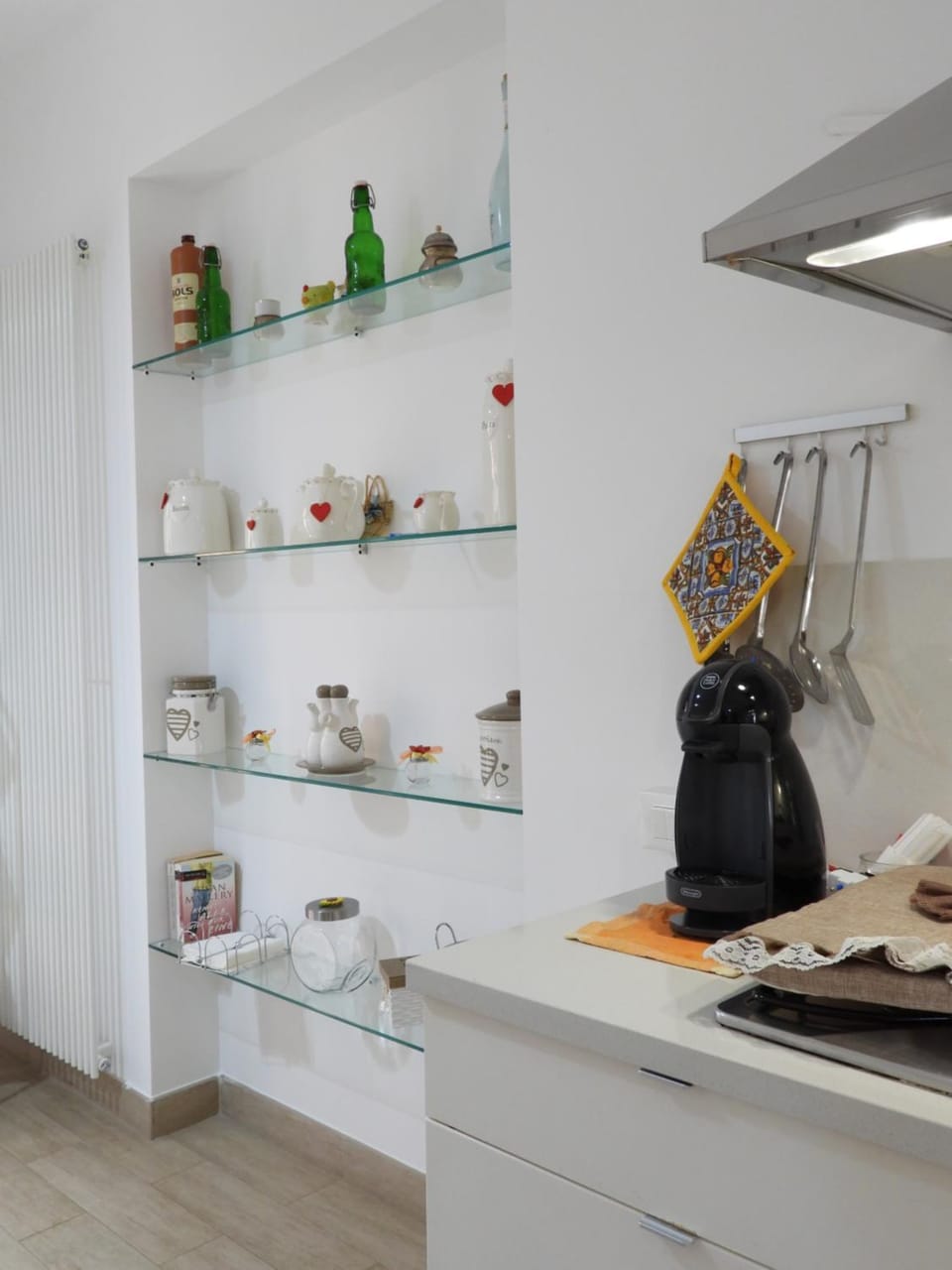 Kitchen or kitchenette, Food, minibar