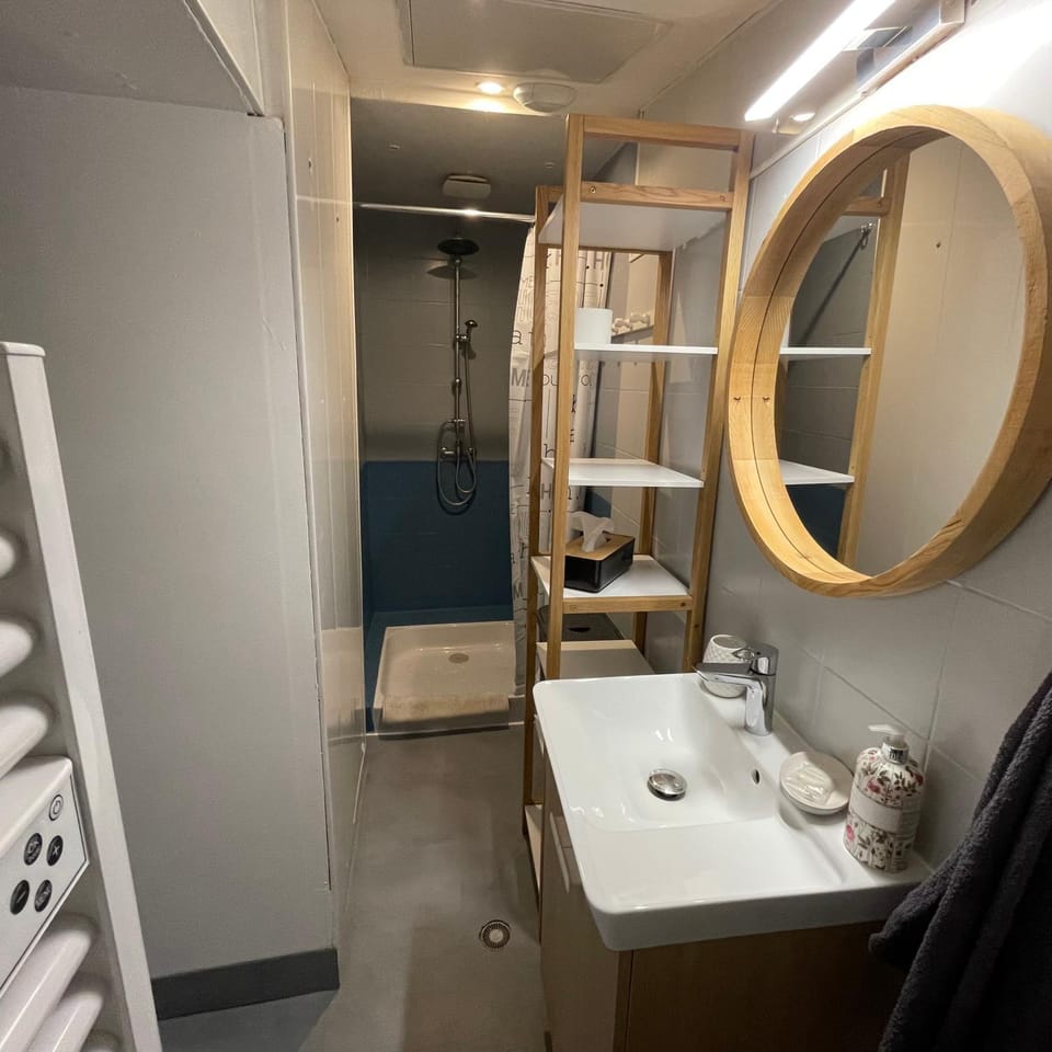 Appartement intra-muros bien situé et agréable à proximité des théâtres Apartment in Avignon