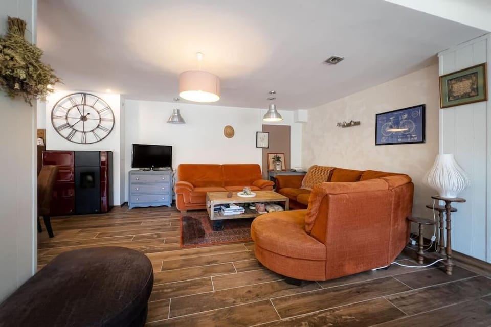 Communal lounge/ TV room, Living room