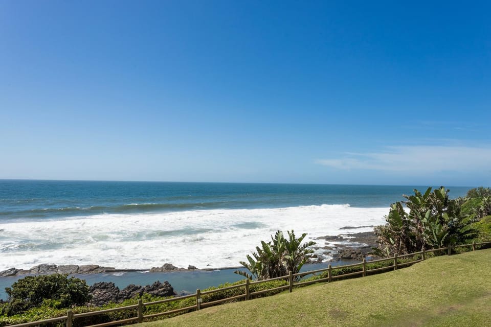 Ocean Pearl at Chakas Cove - Beachfront Apartment Apartment in Dolphin Coast
