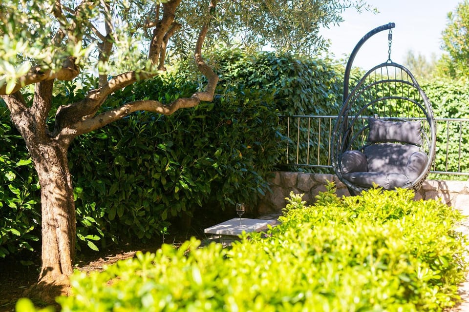 Day, Natural landscape, Garden, Seating area, Garden view, locker