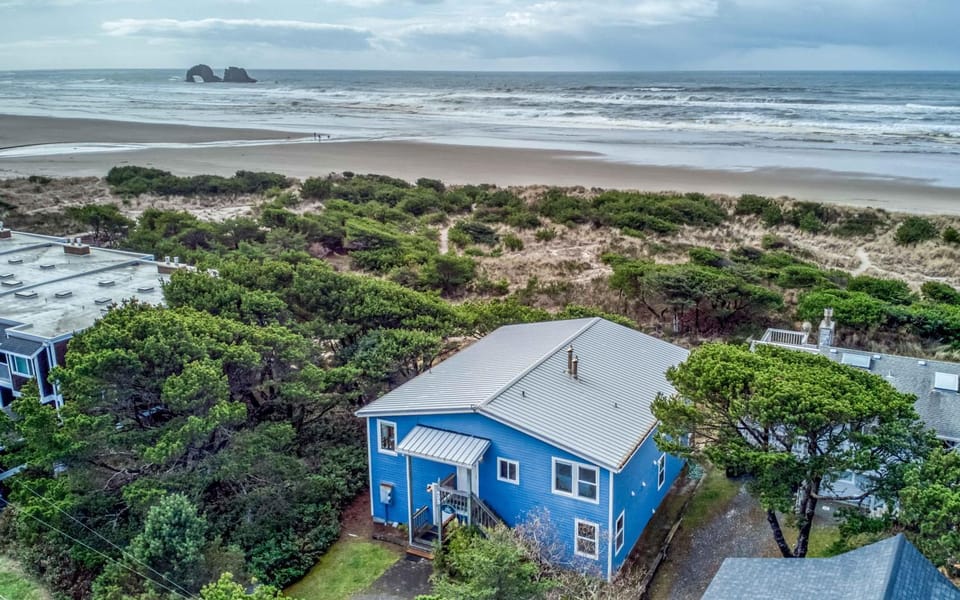 Lifesaver - Meredith Lodging House in Rockaway Beach