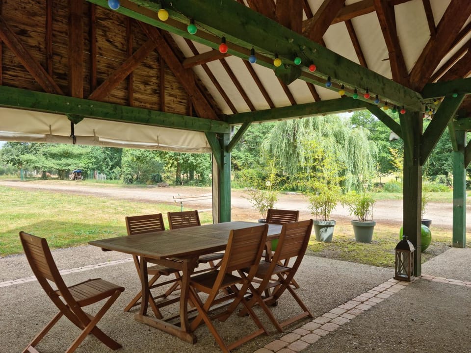 L 'Aupinouse Chambre double Pivoine avec salle d'eau privative Bed and Breakfast in Pays de la Loire