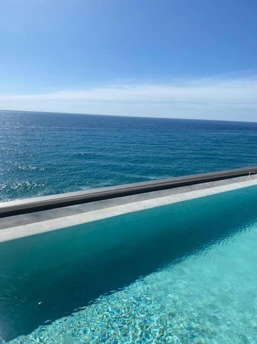Piso LUJO de la Playa Lloret. Apartment in Lloret de Mar