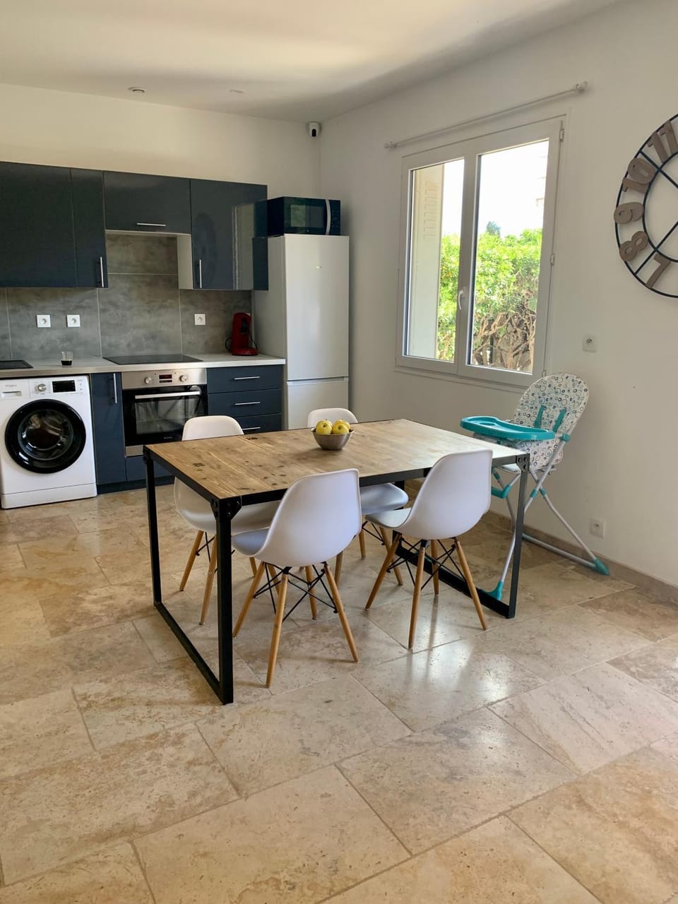 Kitchen or kitchenette, Dining area, minibar, pet friendly, stove, toaster, washing machine